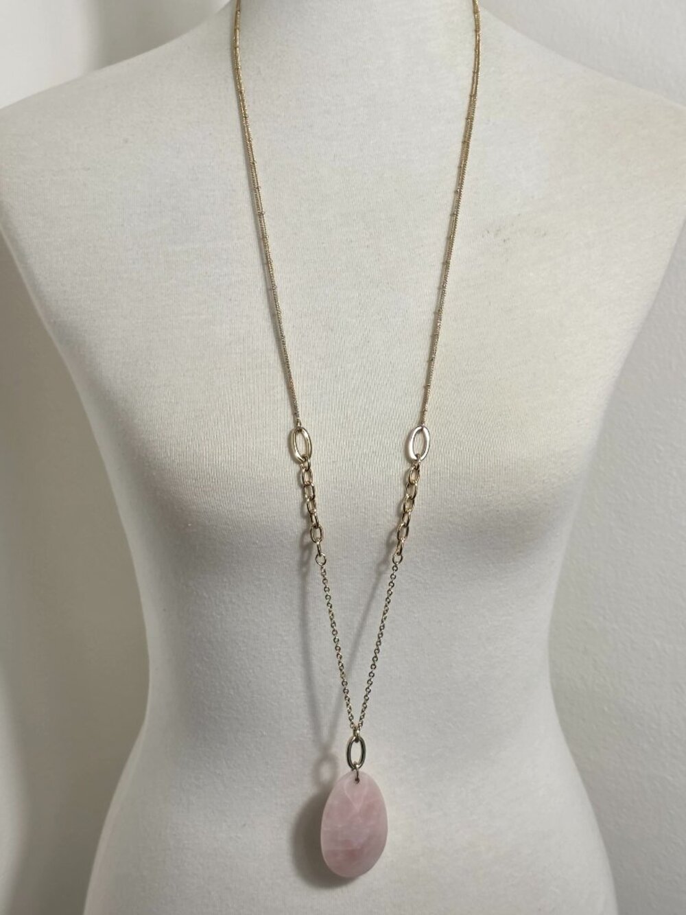 White House Black Market Gold Tone Pink Rose Quartz Pendant Necklace